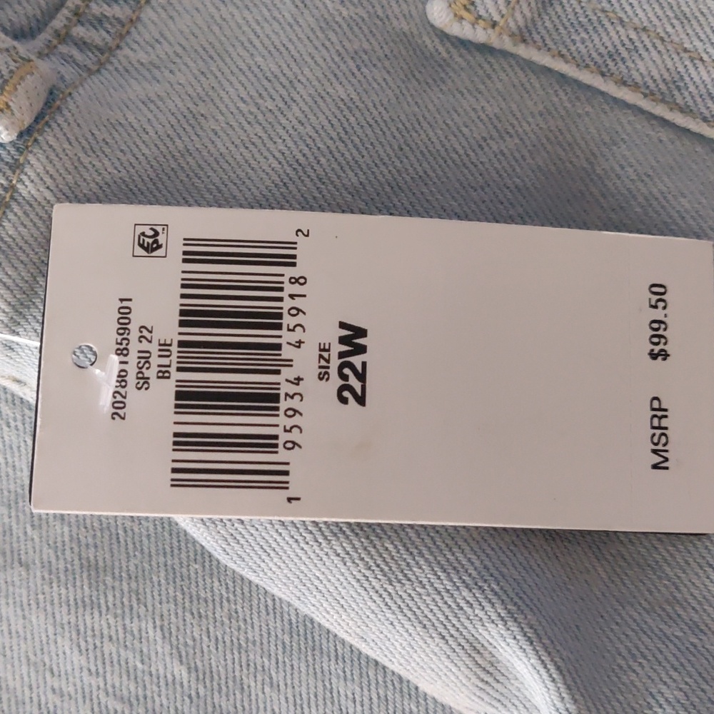 Lauren Ralph Lauren Women's Medium-Wash Denim Shorts with Frayed Hem. Size 22 W - Picture 9 of 15